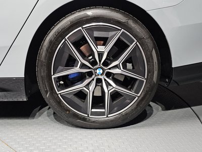 صورة 8 لـ 2025 BMW 5 SERIES