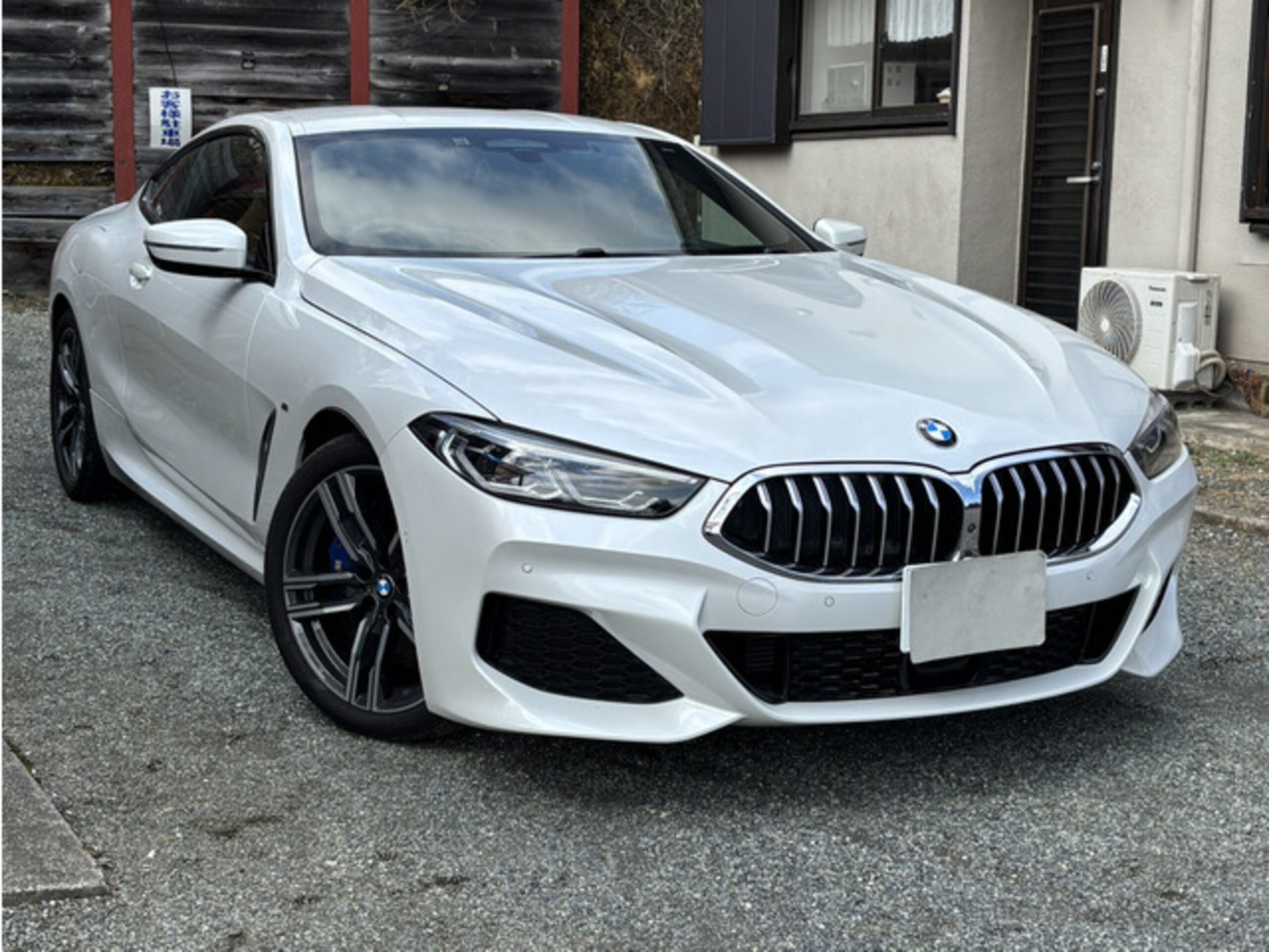 BMW 8 SERIES - View 1