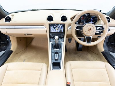 صورة 2 لـ 2016 Porsche 718