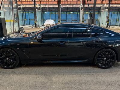 2022 BMW 8 SERIES photo 2