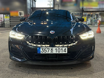 2022 BMW 8 SERIES photo 1