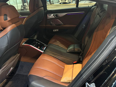 2022 BMW 8 SERIES photo 8