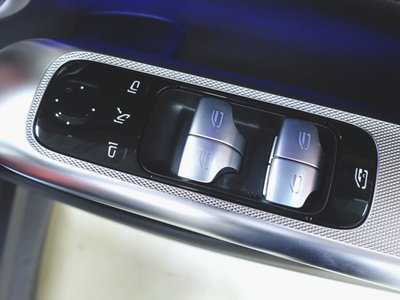 2025 Mercedes-BENZ GLC — миниатюра 20