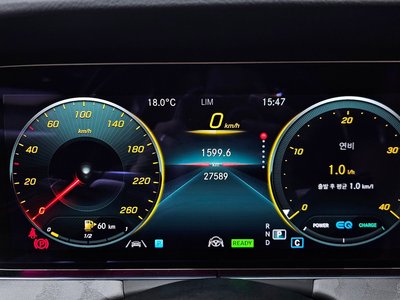 MERCEDES-BENZ E-CLASS - 8